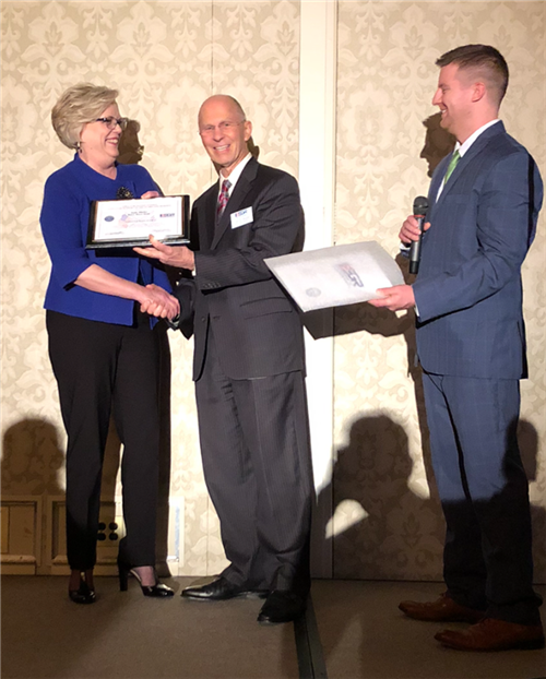 Judy Hicks receives Patriot Award