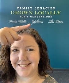 Lacey pointing to BB logo