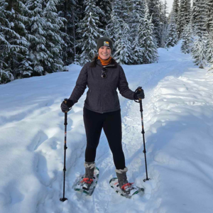 A photo of Alexa Palomarez skiing