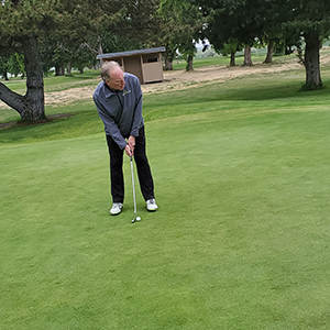 Steve golfing