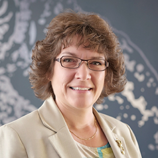 Teresa Larson Headshot